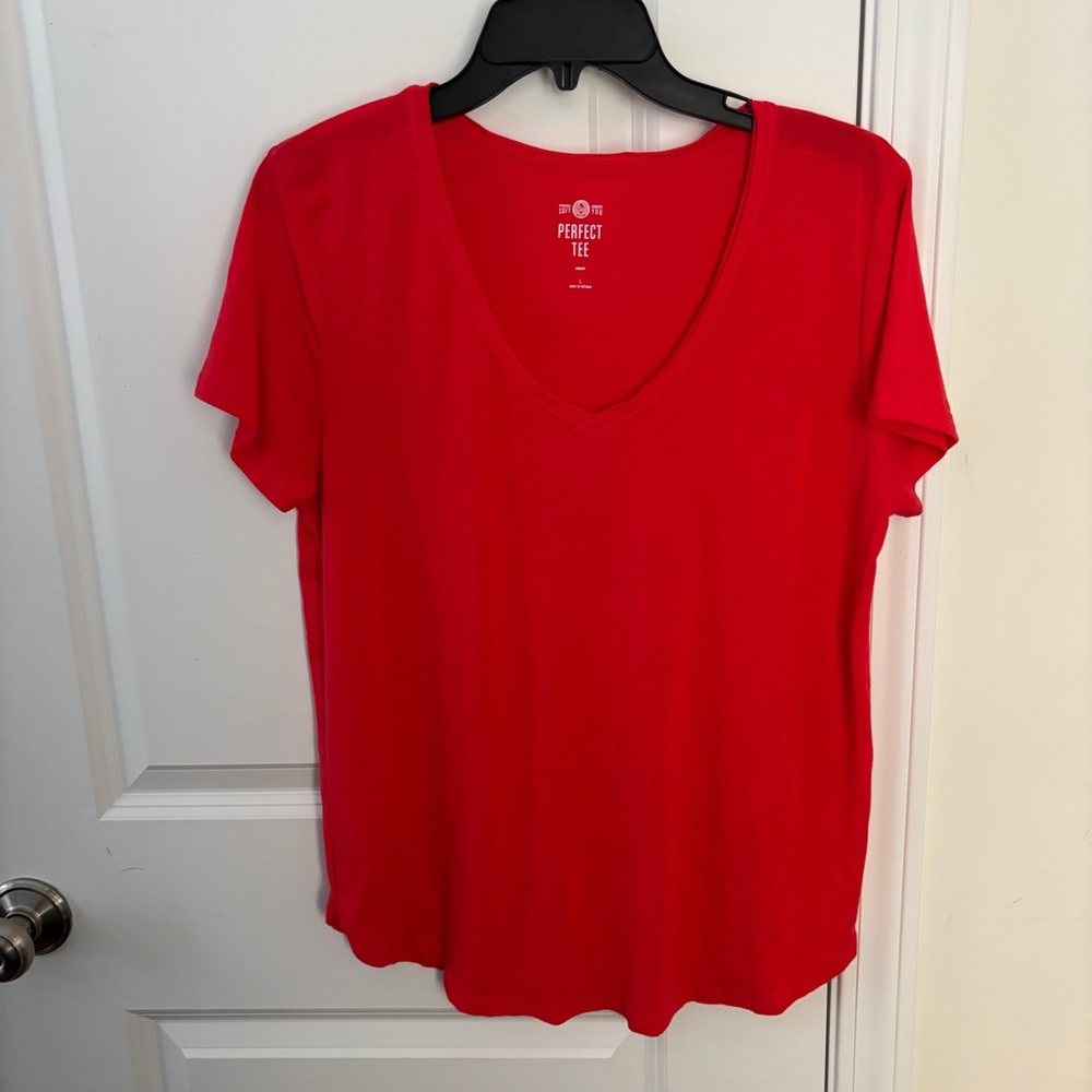 SO Perfect Tee Vibrant Red Short Sleeve Tee